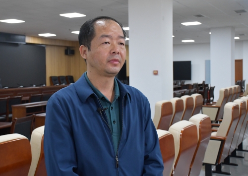 东川区组织收听收看学习贯彻党的二十大精神省委宣讲团报告会2