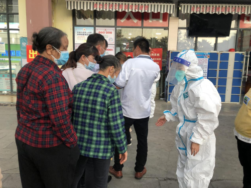 同心抗疫 党员志愿者在行动3