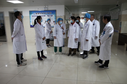 中国志愿服务联合会“医路有我”服务队到东川开展关爱健康服务活动5