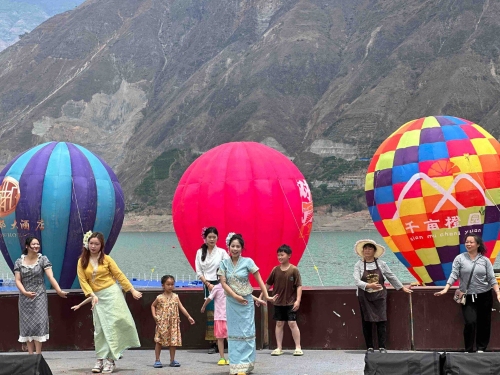 东川港边的欢乐3