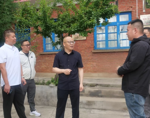 龙刚调研乡村振兴工作时强调：挖掘资源优势，发展乡村特色产业促振兴