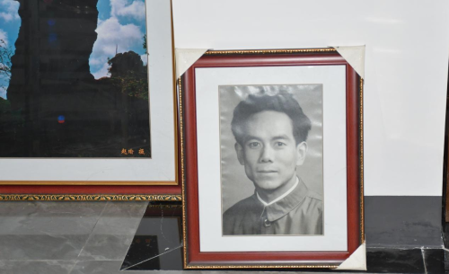 新闻评论：赵瑜先生档案捐赠 个体微光照亮历史长河1