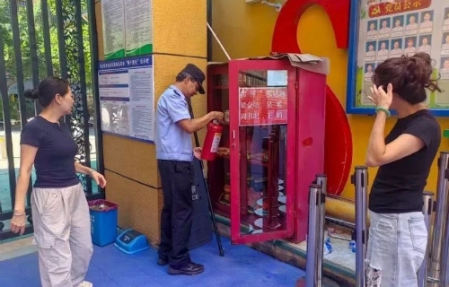 开学在即，安全先行！东川公安开展校园安全隐患排查1