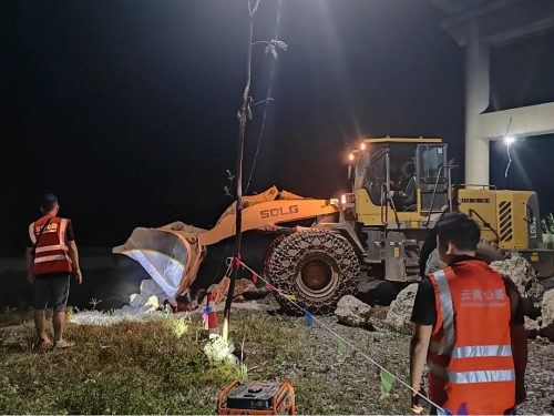 9.5 小时昼夜鏖战！“驯服” 洪水改道，守护生命线4