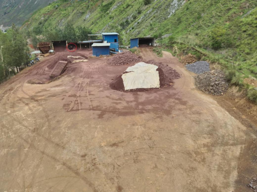 现场照片一(红色圈为事故发生位置) 现场照片一(红色圈为事故发生位置)