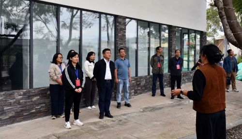 东川区人大常委会组织代表视察我区民族团结进步“十百千万”工程建设情况1