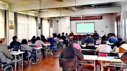 东川召开2025年工业企业科技创新研讨暨研发投入提升培训会1