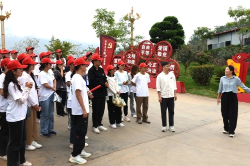 【基层治理】“五个互嵌”促交融 拖布卡临港社区绽开“和谐花”2