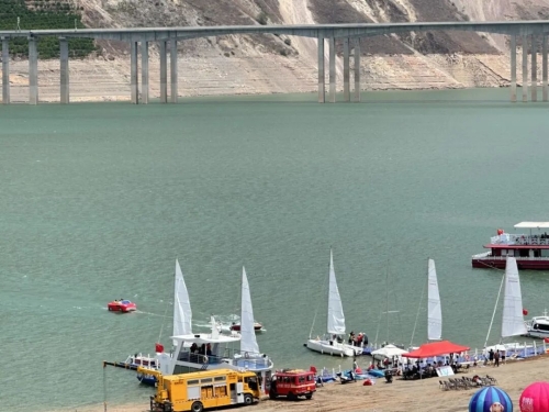 看东川蝶变答卷 从“生态困局”到“绿色标杆”2