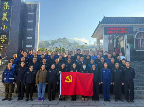 东川区部门联动开展主题党日活动_副本