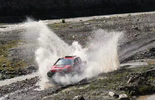 第二十届东川泥石流国际汽车越野赛五一启幕 打造越野狂欢盛宴2