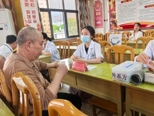 党建领航送健康5