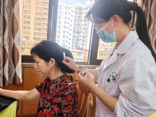 党建领航送健康6