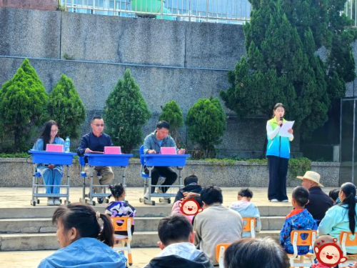 东川区开展世界孤独症关注日特需儿童关爱活动2