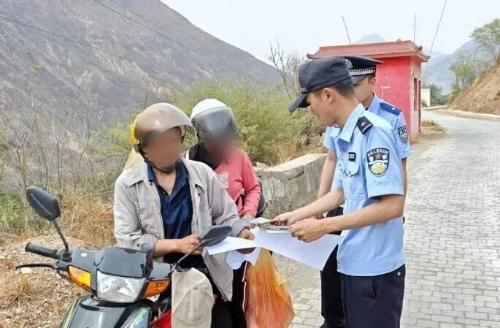 【森林防火】东川区公安局汤丹派出所坚守清明防火一线 守护辖区生态平安1