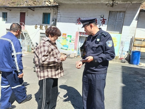 反诈宣传进万家 筑牢基层安全防线2