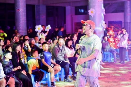 【跟着赛事游东川】红土夏夜燃音浪 &nbsp;“疯狂大洋芋”音乐沙龙嗨翻山野3