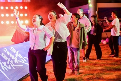 【跟着赛事游东川】红土夏夜燃音浪 &nbsp;“疯狂大洋芋”音乐沙龙嗨翻山野11