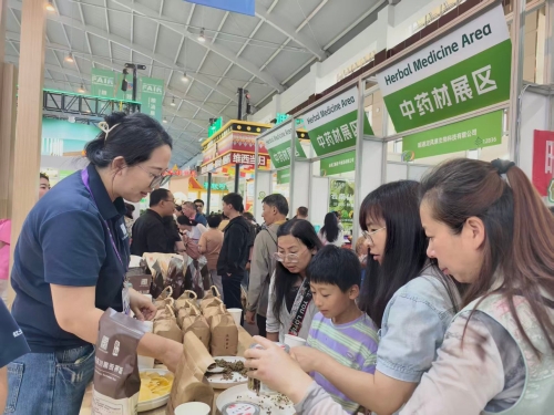 东川“红土优采”品牌出圈 优质农产品周末迎抢货潮2
