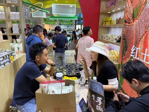 东川“红土优采”品牌出圈 优质农产品周末迎抢货潮3
