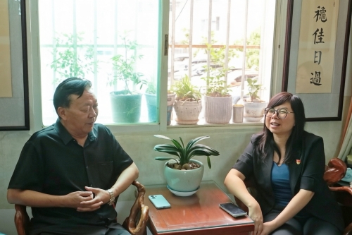 意暖情浓 始终把老党员冷暖放在心头：东川区开展“七一”慰问活动2