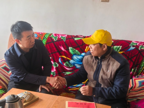 意暖情浓 始终把老党员冷暖放在心头：东川区开展“七一”慰问活动3