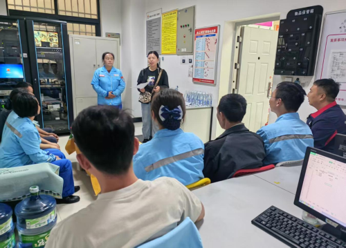 区商务投促局组织加油站开展安全生产观摩学习交流活动1
