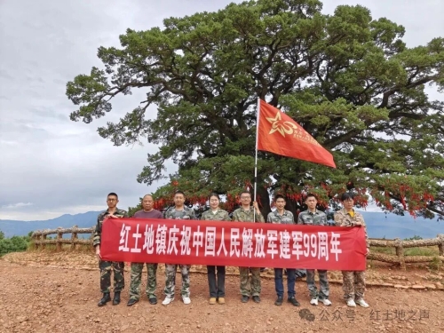 红土地镇坚持党管武装强根基 &nbsp;抓实国动宣教筑防线1