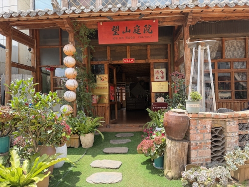 【乡村振兴】东川红土地万寿菊铺就金色致富路  民宿烟火激活农旅融合新业态1