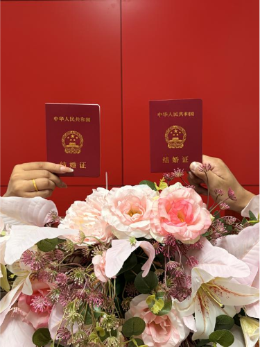 东川区举办“云尚有礼·彩云之恋”七夕集体婚礼颁证暨婚姻家庭辅导服务活动1