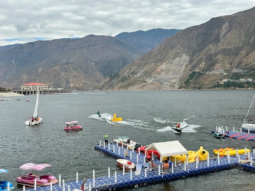 云南东川泥地越野燃动假日经济12